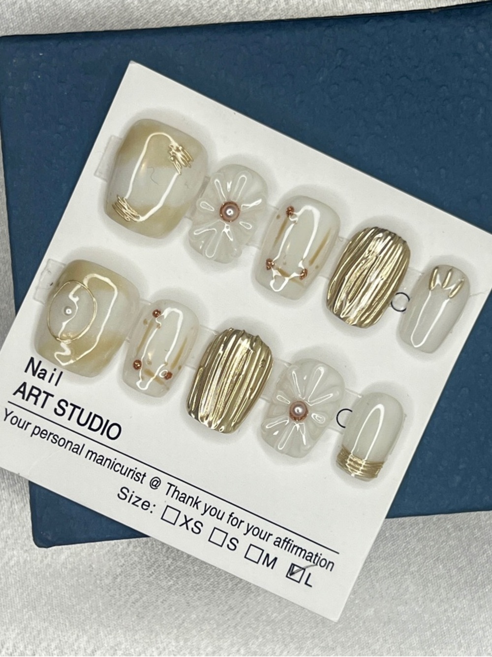 Neutral & Gold Floral Press-On Nail Set size L